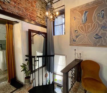 Resiga Apartment | Casa Fresco: 400 year old historical gem