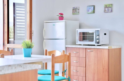Fondachello Apartment | Casa Gemma, on the sea with a view of the Etna volcano.