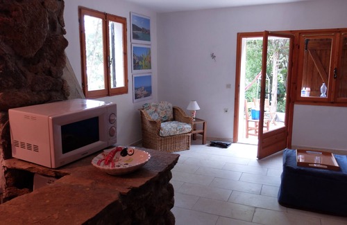 Tiriddo Apartment | Casa Heiner and Fee vacation apartment by the sea with kayaks;