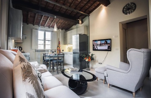 Lucca Historical Center Apartment | Casa Helene in Lucca