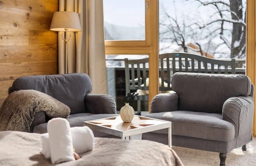 Miesbach Apartment | Casa Hirsch: Central, mountain view, TV & Nespresso