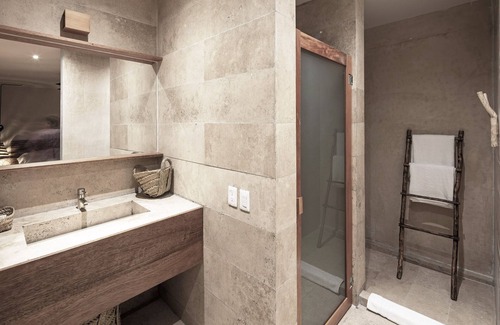 Mario Villanueva Madrid Hotel | Casa Hormiga