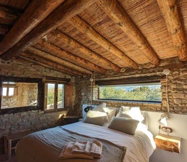 Riudoms Villa | Casa Hostalets - Renovated casa in the middle of the olive trees near the beach