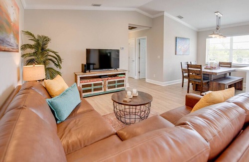 Sugarloaf Shores House | Casa Jamaica 3 bedroom Home close to Key West, with a pool on a boating canal
