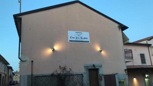 Borghetto Lodigiano House | Casa Jomi b&b Borghetto Lodigiano