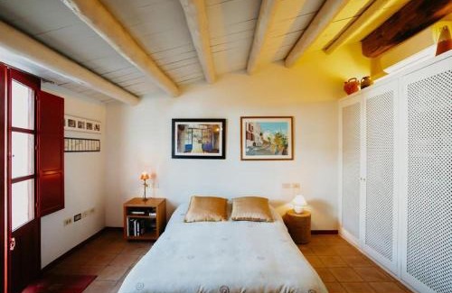 Cadaques House | Casa Jordi - Piedra y bóveda en el corazón de Cadaqués I 3 suites I 2 parkings I patio con bbq