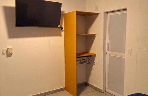 Urbanizacion Eliana Hotel | Casa Kalamary Crespo