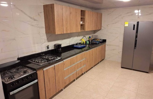 Urbanizacion Eliana Hotel | Casa Kalamary Crespo