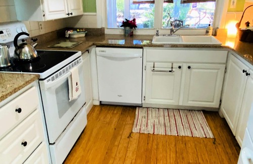 West Bradenton House | Casa La Flora -Casual Elegance & Old Florida Charm- Location, Location, Location