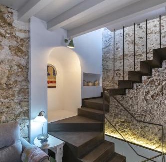 Old Town Apartment | Casa La Muralla MEDIEVAL by Cadiz4Rentals