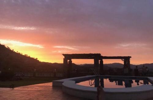 Iznate Bed & Breakfast | Casa las Torres B&B