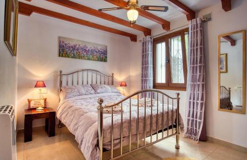 Iznate Bed & Breakfast | Casa las Torres B&B