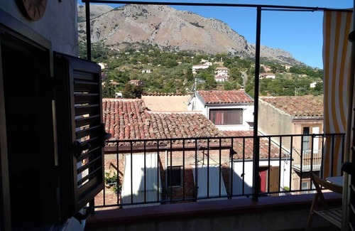 Castelbuono House | Casa Levante