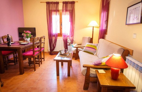 Pinuecar House | Casa Lila is a beautiful little house with two floors