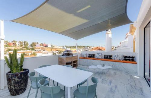 Ferragudo Villa | CASA LIMA - State of the art villa with views and pool in Ferragudo