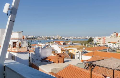 Ferragudo Villa | CASA LIMA - State of the art villa with views and pool in Ferragudo