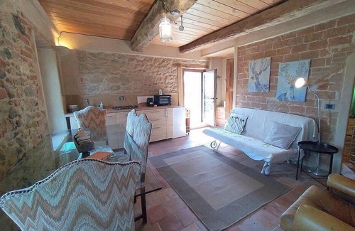 Villadeati House | Casa Lissy: A characteristic two-story independent house made of stone, with Free WI-FI.