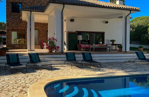 Cabo Roche Villa | Casa Lola. Beach at 1km and forest on your doorstep