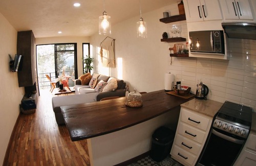 Zacatlan Apartment | Casa Madera 2A Estancia a la orilla del acantilado. Ideal para parejas!