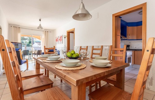 L'Escala House | Casa Merce for great company in quiet area