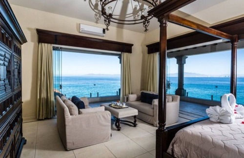 Cihuatlan Villa | Casa Michael Summary: