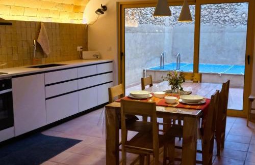 L'Armentera House | Casa moderna para 6 con piscina, chimenea, wifi y A/A en Costa Brava - ES-89-123