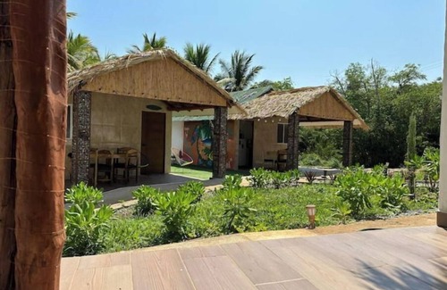 Saladita House | Casa Edén Playa las Saladita