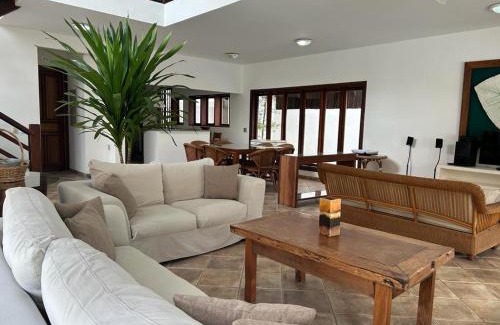 Riviera de Sao Lourenco House | Casa na Praia Riviera de São Lourenço 4 Suítes para até 12 pessoas 4min a pé da Praia e 11 min a pé do Shopping