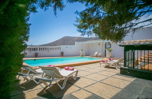 Macher Villa | Casa Nicole, Macher, with Free heated Pool, Wifi and Scenic views