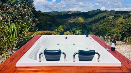 Santa Elena House | Casa Nyra with Jacuzzi near JMC - Santa Elena