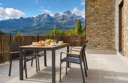 Panticosa Apartment | Casa O Berde terraza con vistas a Aramón Panticos