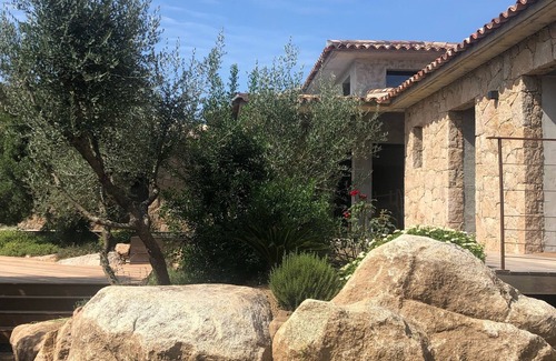 Figari House | Casa O Catali, large new luxury villa of 200m2 with views of the vineyards