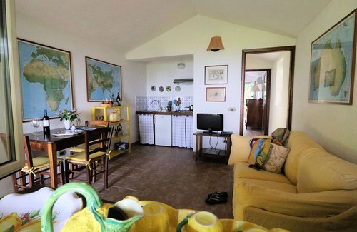 Ricadi House | Casa Orto, for 2 people, with shared pool and access to the beach