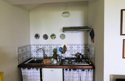 Ricadi House | Casa Orto, for 2 people, with shared pool and access to the beach