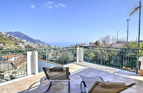 Scala Apartment | Casa Otis: Is a welcoming apartment in a quiet position, located on a hillside above the sea.