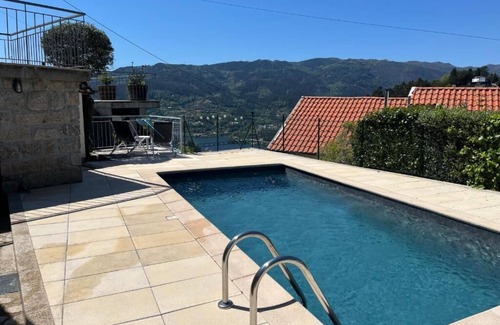 Cova Apartment | Casa para férias - Gerês - Pool - WiFi - River view - Geres National Park