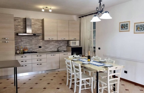 Mologno Villa | Casa Patrizia, Private Pool, Walk to restaurants, Barga!