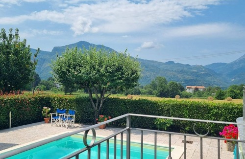 Mologno Villa | Casa Patrizia, Private Pool, Walk to restaurants, Barga!