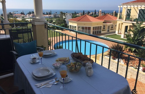 Alporchinhos Apartment | Casa Pendana - Panoramic Sea Views with FREE Wi-FI