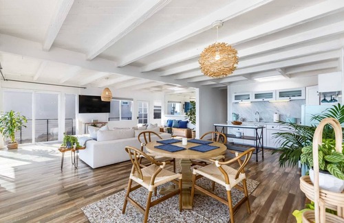 Malibu House | Casa Penelope by Oraklus