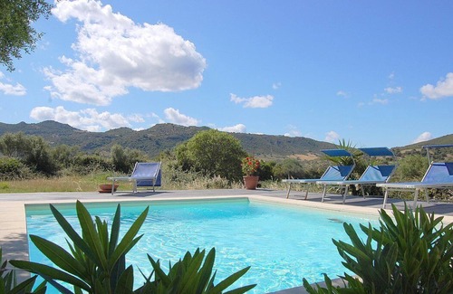 Loiri Porto San Paolo House | Casa Perella B: A graceful cottage surrounded by the greenery, with Free WI-FI.