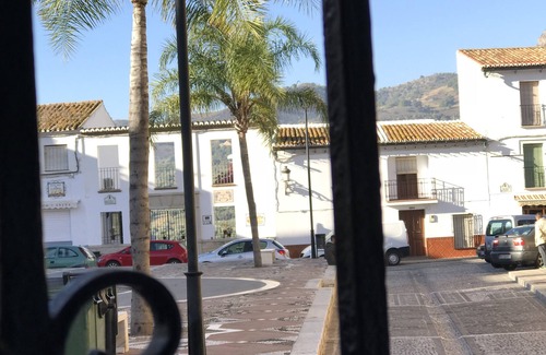 Alora House | Casa Plaza Baja - 100 year old, character property in Álora