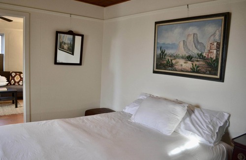 Albuquerque House | Casa Prickly Pear near Old Town and Downtown