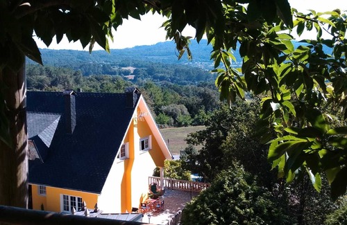 Orazo House | Casa Quercus Galicia 17 minutes from Compostela! With swimming pool and barbecue