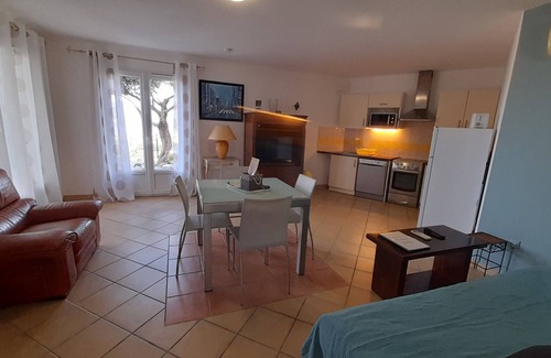 Propriano Apartment | Casa Régina - T3 N ° 1/Ground garden SPACIOUS - sumptuous sea view