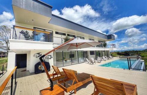 Pereira Villa | Casa RIO - Luxury Above the River