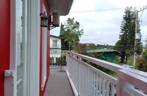 Tagaytay House | Casa Robles Villa 1: Homey, Cozy and Relaxing. With private pool. For 13pax