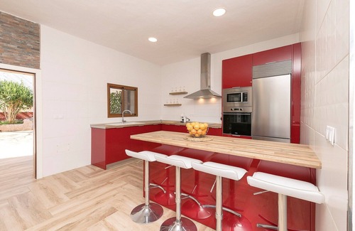 Barbate Villa | Casa Roja - Villa With Private Pool. Free Wifi