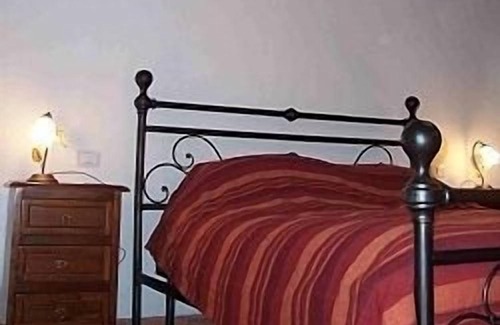Pereta Apartment | Casa Romantica with balcony in stunning medieval village, short drive to beach