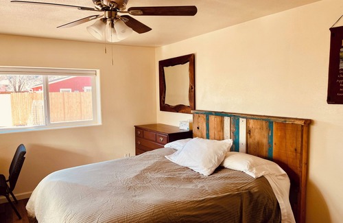 Reserve House | Casa Rosa-Gorgeous 5 bedroom in heart of Reserve-Close to Rodeo, Fairgrounds